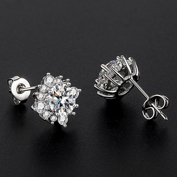 Luna Glow White Gold Earrings