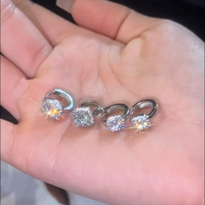 Nadine - Square Earrings in White Gold