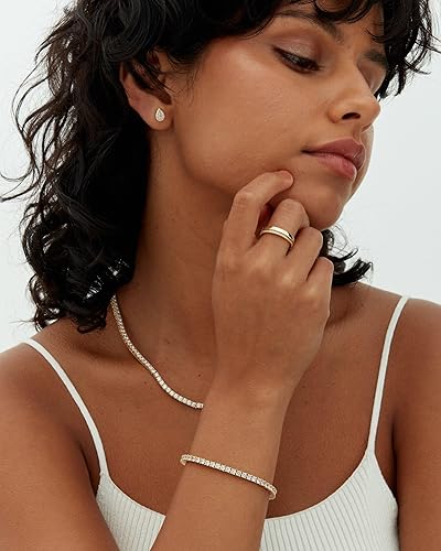 Barbara - Gold Moissanite Tennis Bracelet