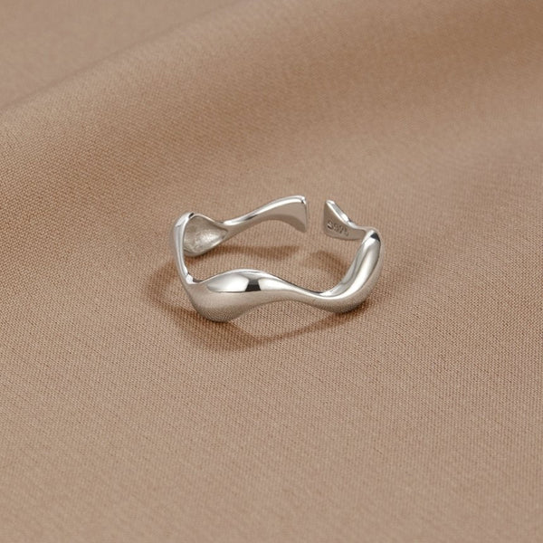 Elle - Adjustable Silver Wave Ring