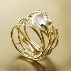 Samira - Delicate Gold and Pearl Ring