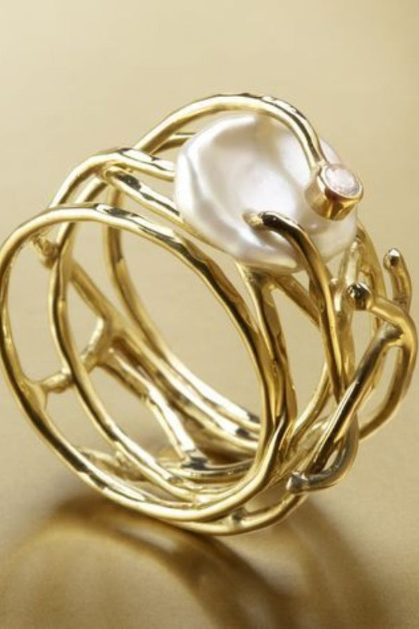 Samira - Delicate Gold and Pearl Ring