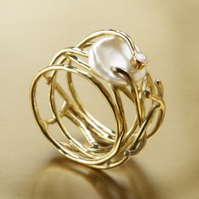 Samira - Delicate Gold and Pearl Ring