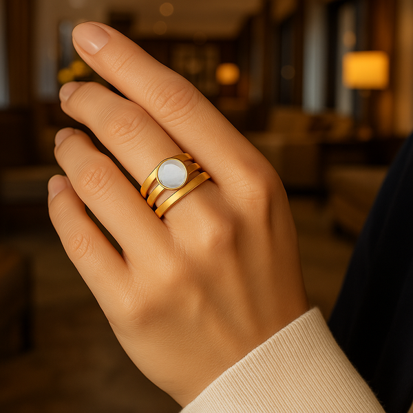Caitlin - Retro Gold Ring with Inlaid Moonstone