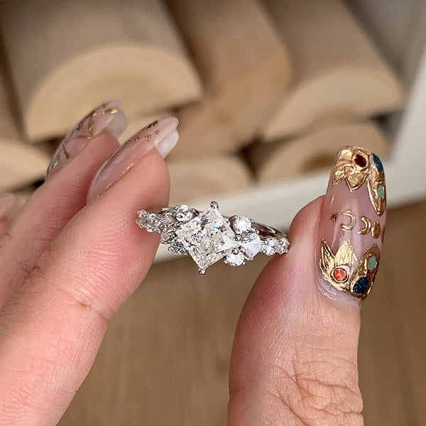 Vera Collette White Gold Ring