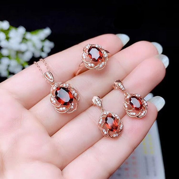 Elara Cirquelin -  Rose Gold Collection