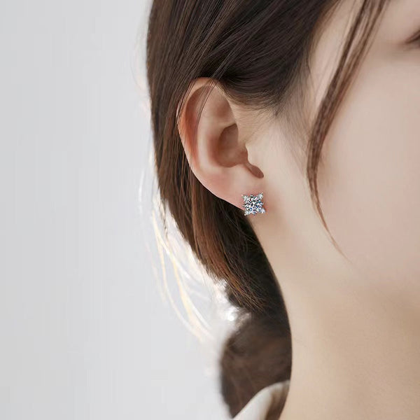 Aurelie - Floral Earrings in White Gold