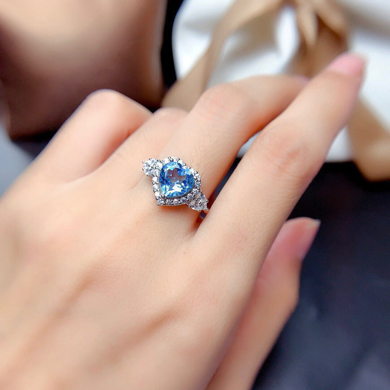 Liora - Blue Jewelry Set in White Gold