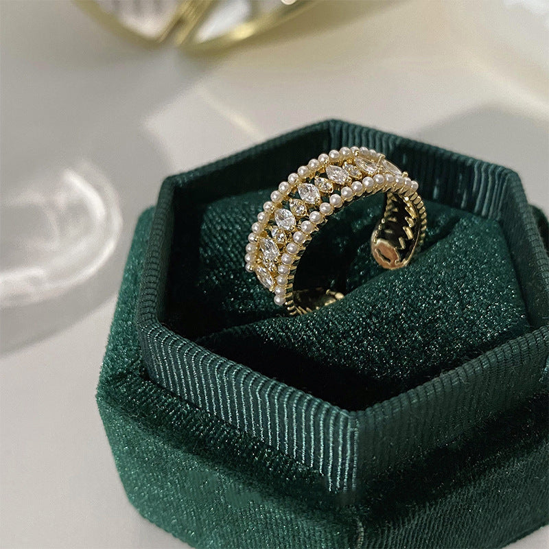 Ava - Gold Elodie Vance Ring Set