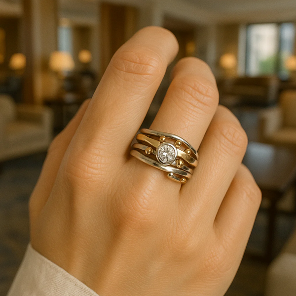 Royal Vintage Gold Zirconia Inlaid Ring