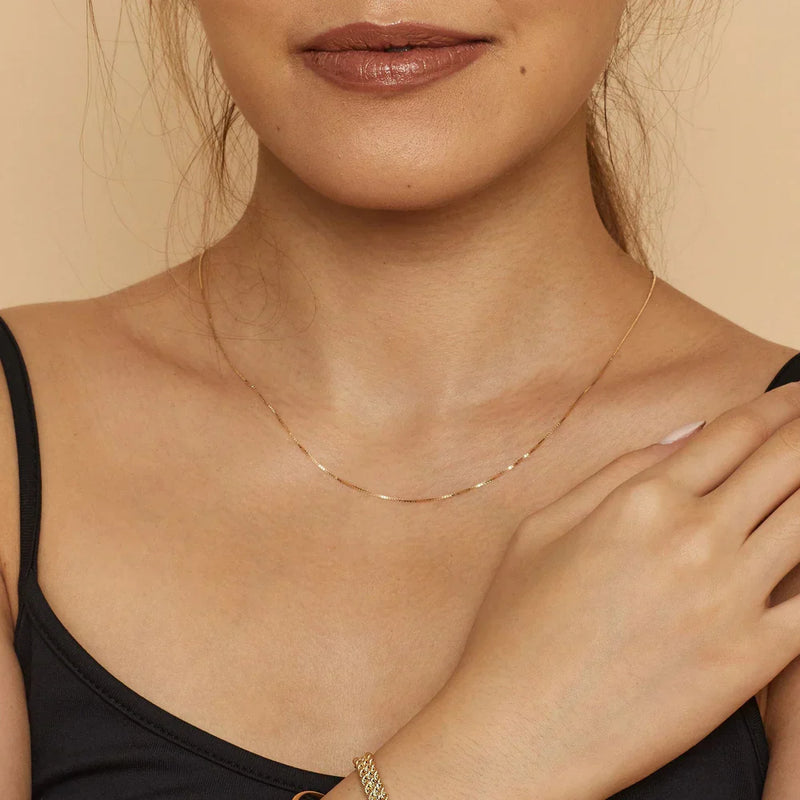 White Gold Bodega Box Necklace