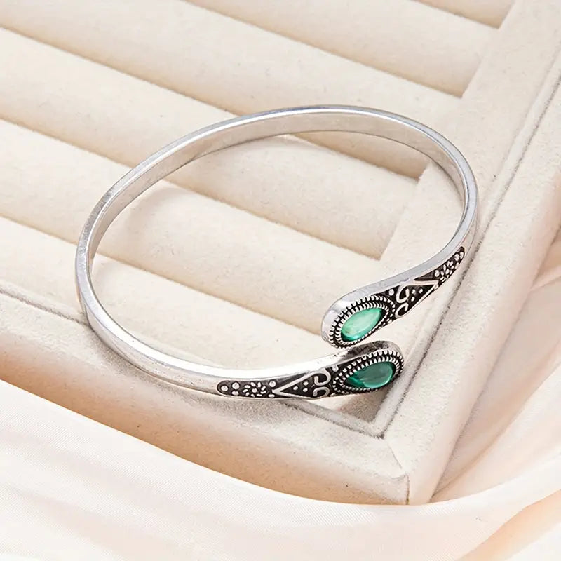 Aria - Esmeralda Devereux White Gold Bracelet