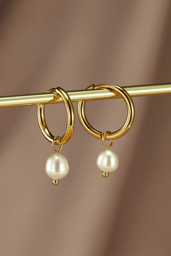 Bella - Elegant Freshwater Pearl Earrings