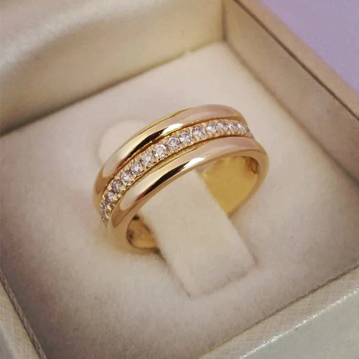 Sarah - Classic Zirconia Inlaid Vintage Ring