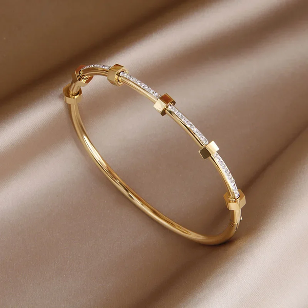 Madison - Radiant Gold-Plated Bracelet Adorned with Moissanite
