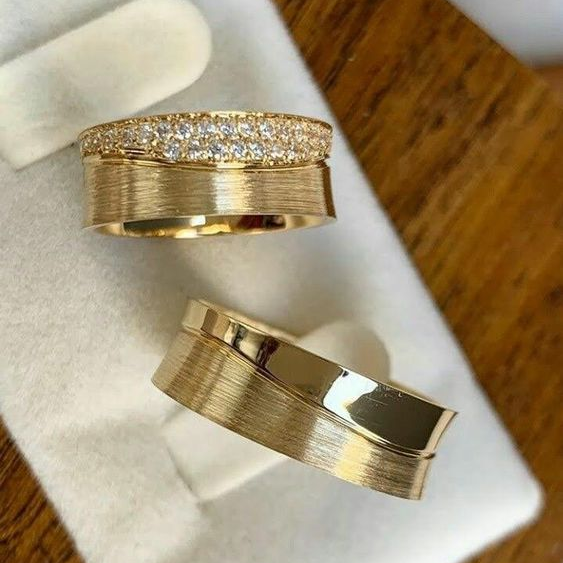 Retro Sparkling Gold Rings