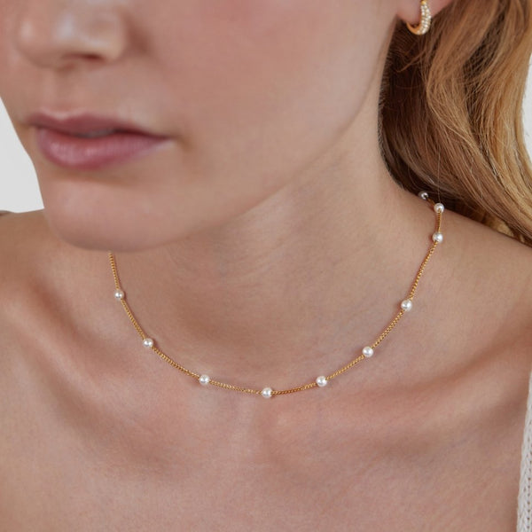 Amy - Exquisite Pearl Necklace in Pure Gold