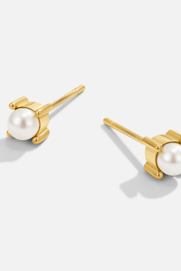 Sofia - Elegant  Pearl Stud Earrings